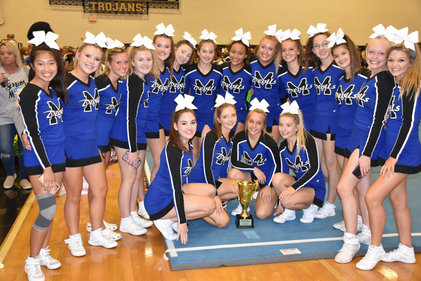 Model competition cheerleaders take first place